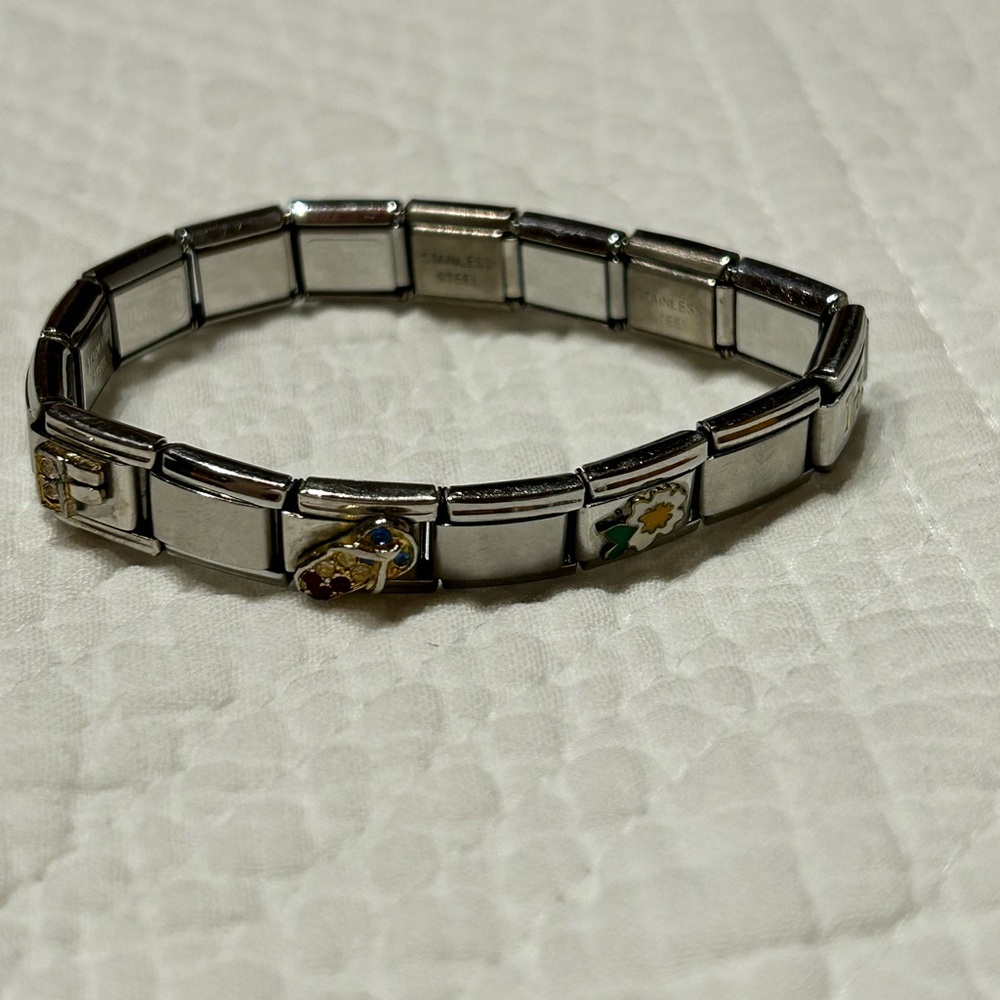 Stylish Silver Link Bracelet with Charms